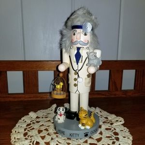 Vintage 2000 Nutcracker Village Veternarian